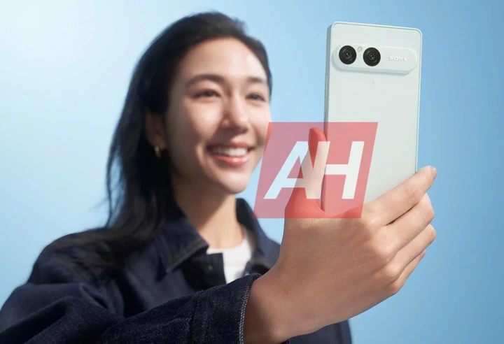 Sony Xperia 10 VIII впервые на пресс-фото