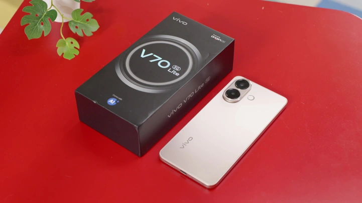 Обзор Vivo V70 Lite: плёночная камера в формате смартфона