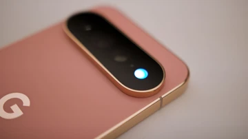 Пользователи Google Pixel 11 Pro жалуются на очень тусклый LED-фонарик