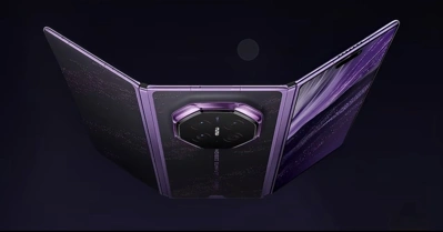 Фото Huawei Mate XT 2: фиолетовый красавец в новом формате