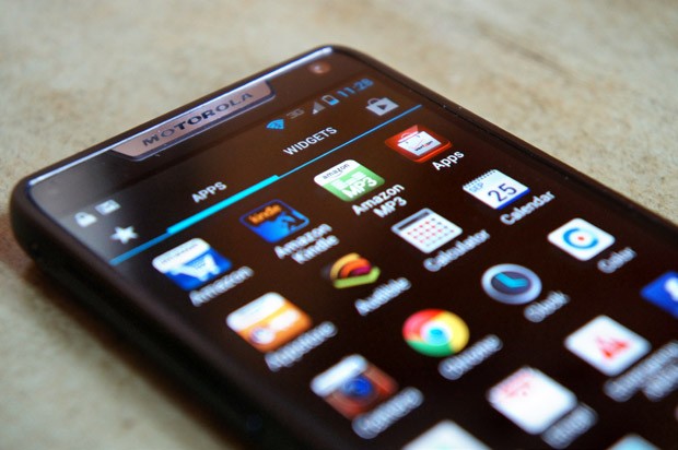 Motorola    iPhone  Galaxy