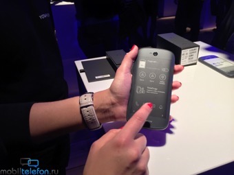   YotaPhone 2