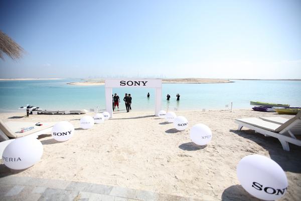 Sony    Xperia Aquatech 