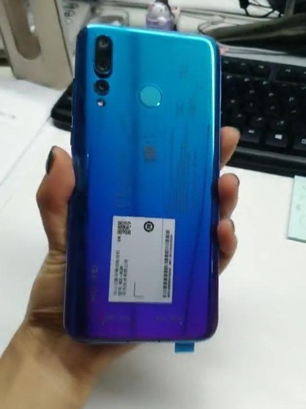 Huawei nova 4         