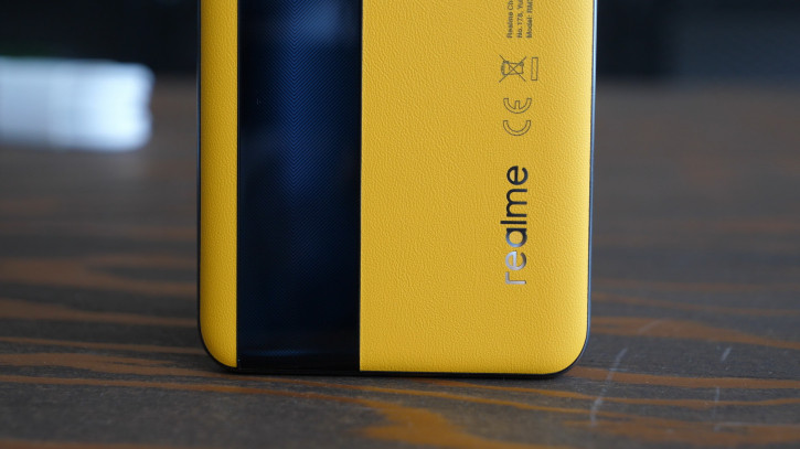  Realme GT:   