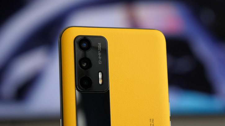  Realme GT:   