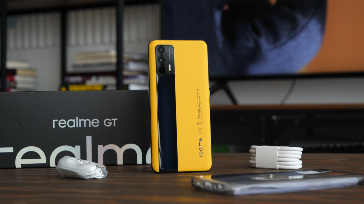  Realme GT:   