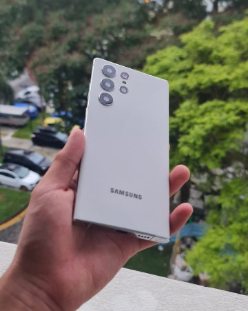 Дизайн Samsung Galaxy S22 Ultra во всех деталях на фото и видео макета