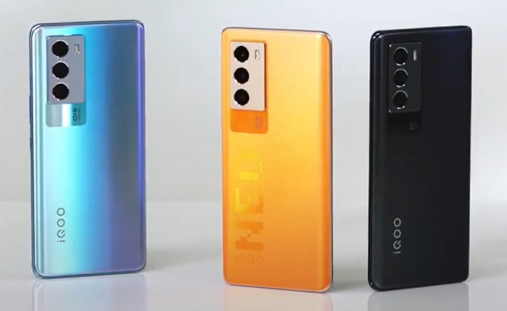 IQOO распаковала Neo 5s и напомнила о его фишках (видео)