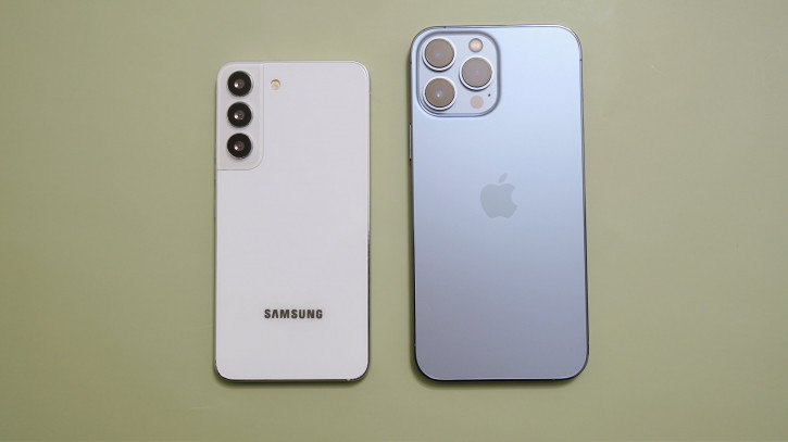  Samsung Galaxy S22   iPhone 13 Pro Max