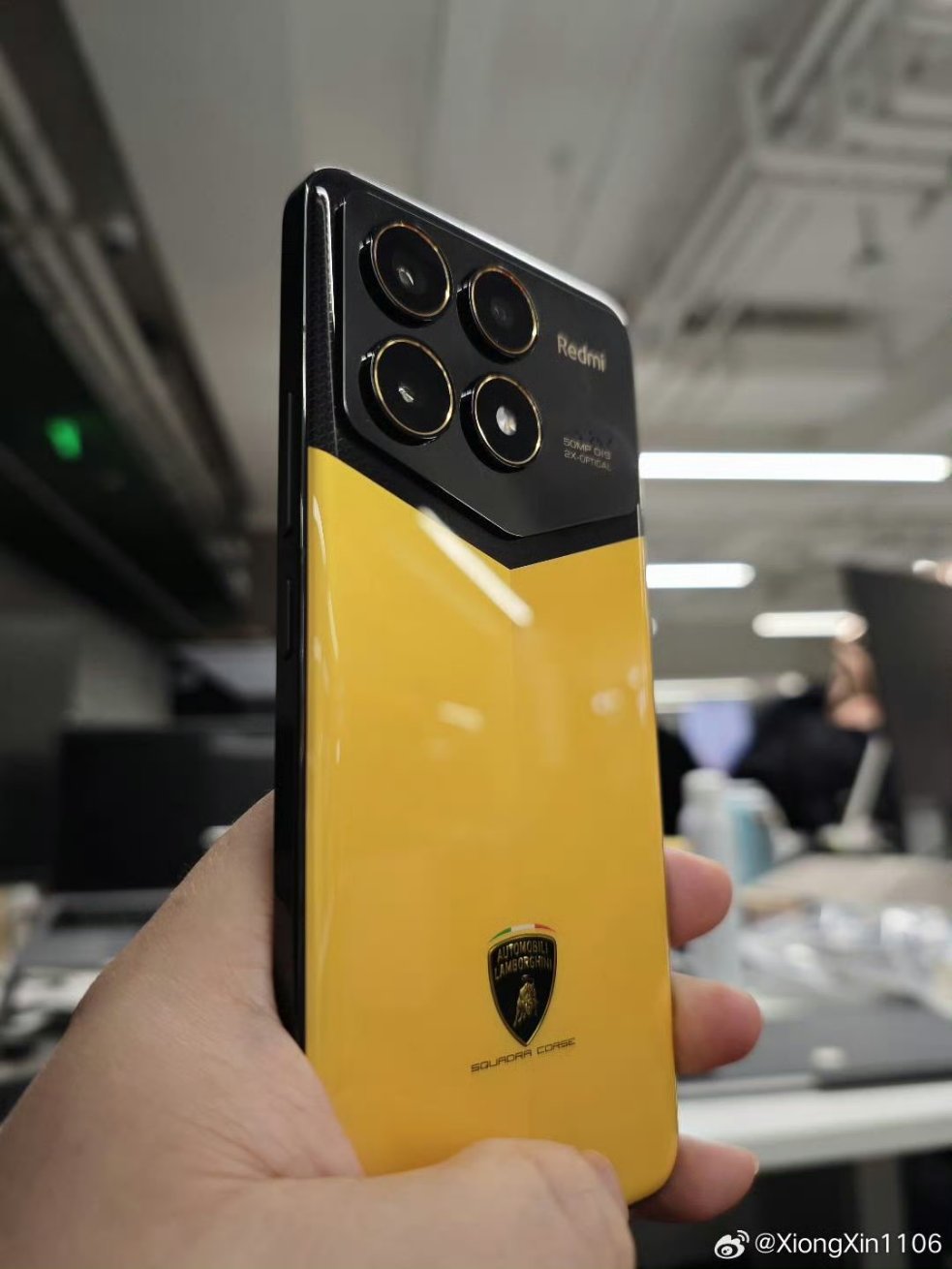 Лимитка Xiaomi Redmi K70 Pro Lamborghini Squadra Corse на живых фото