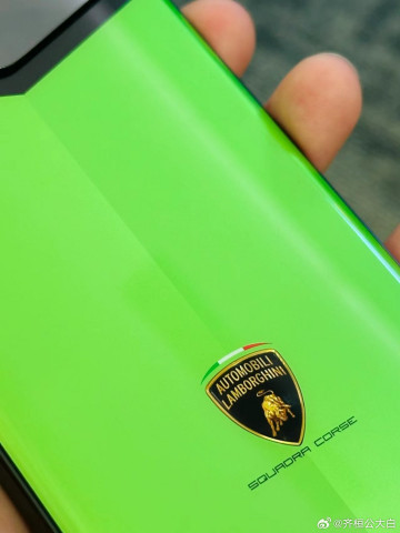 Лимитка Xiaomi Redmi K70 Pro Lamborghini Squadra Corse на живых фото