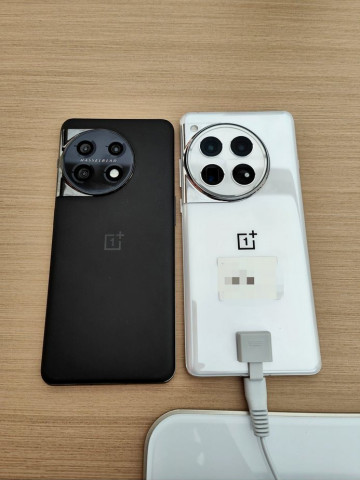 OnePlus 12   OnePlus 11  :   ?