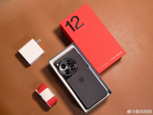 OnePlus 12 во всех цветах красуется на десятках студийных фото