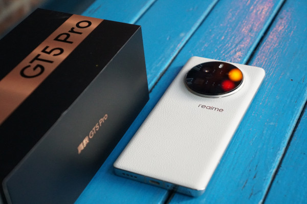 Realme GT5 Pro        
