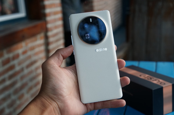 Realme GT5 Pro        