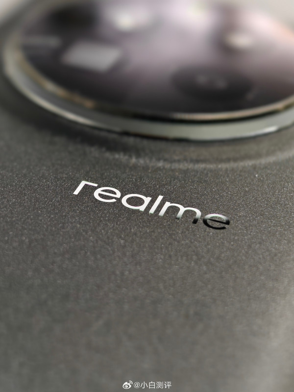 Realme GT5 Pro        