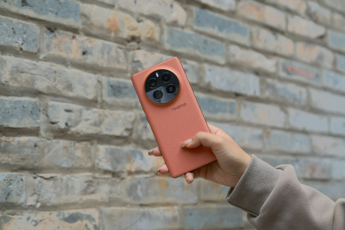 Realme GT5 Pro        