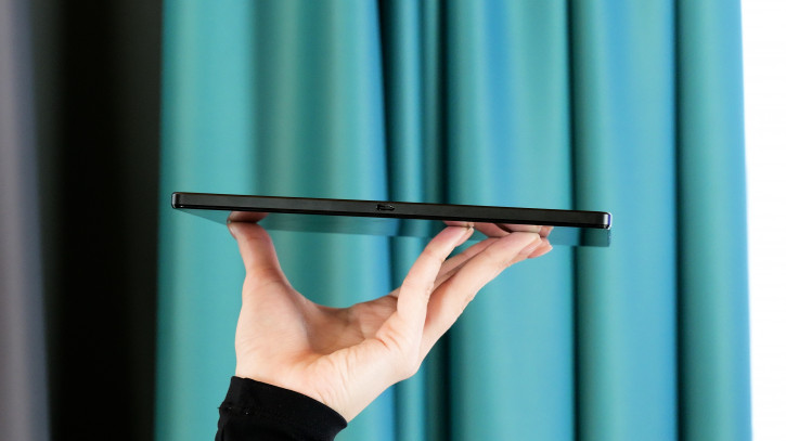  Lenovo Legion Y700 (2025):  