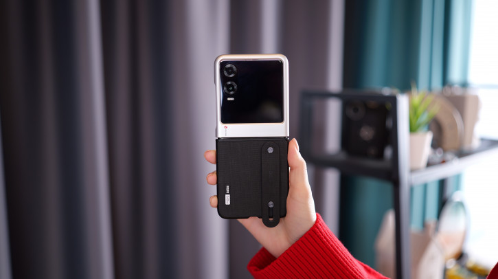  Infinix Zero Flip:  flip  Infinix!