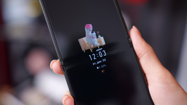  Infinix Zero Flip:  flip  Infinix!