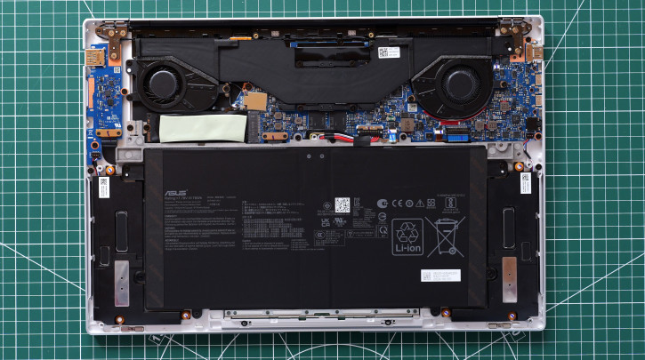  ASUS Zenbook S 16 UM5606      