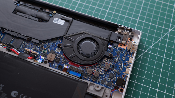  ASUS Zenbook S 16 UM5606      