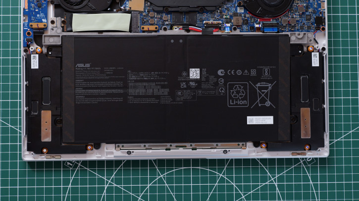  ASUS Zenbook S 16 UM5606      