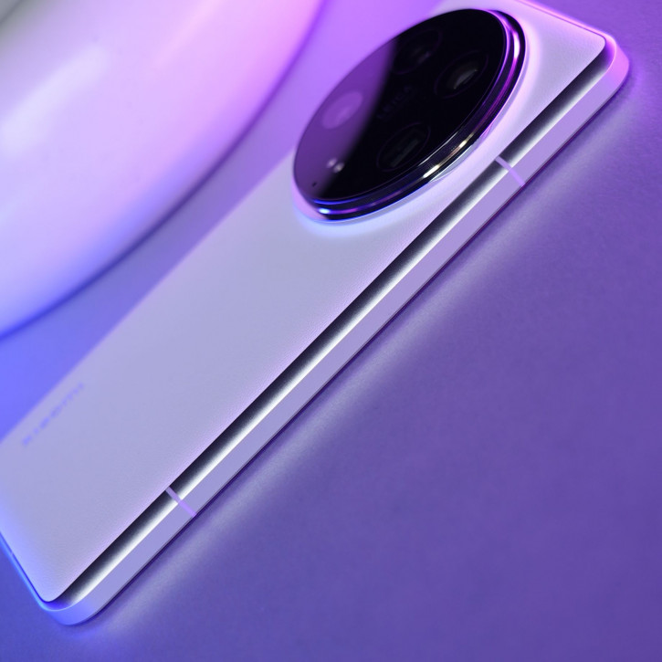 Xiaomi 15 Ultra :     