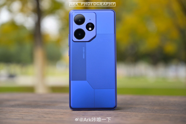 Realme Neo 7       