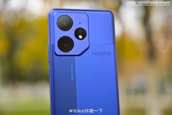 Realme Neo 7       