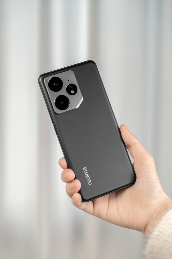 Realme Neo 7       