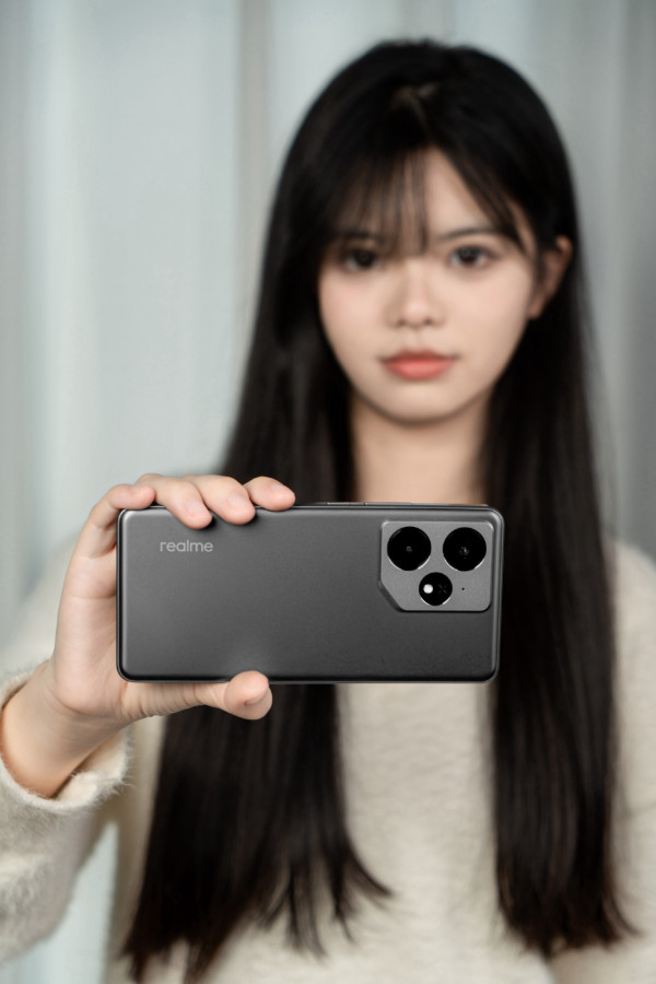 Realme Neo 7       