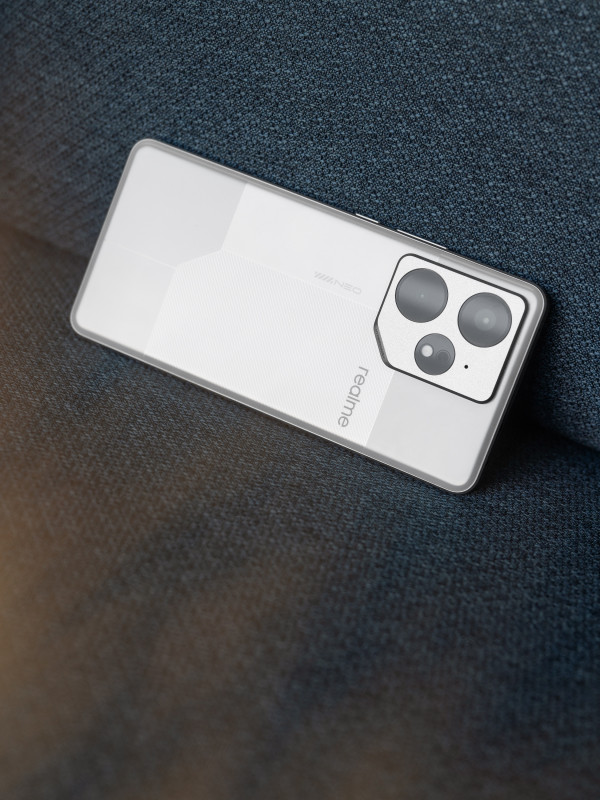 Realme Neo 7       