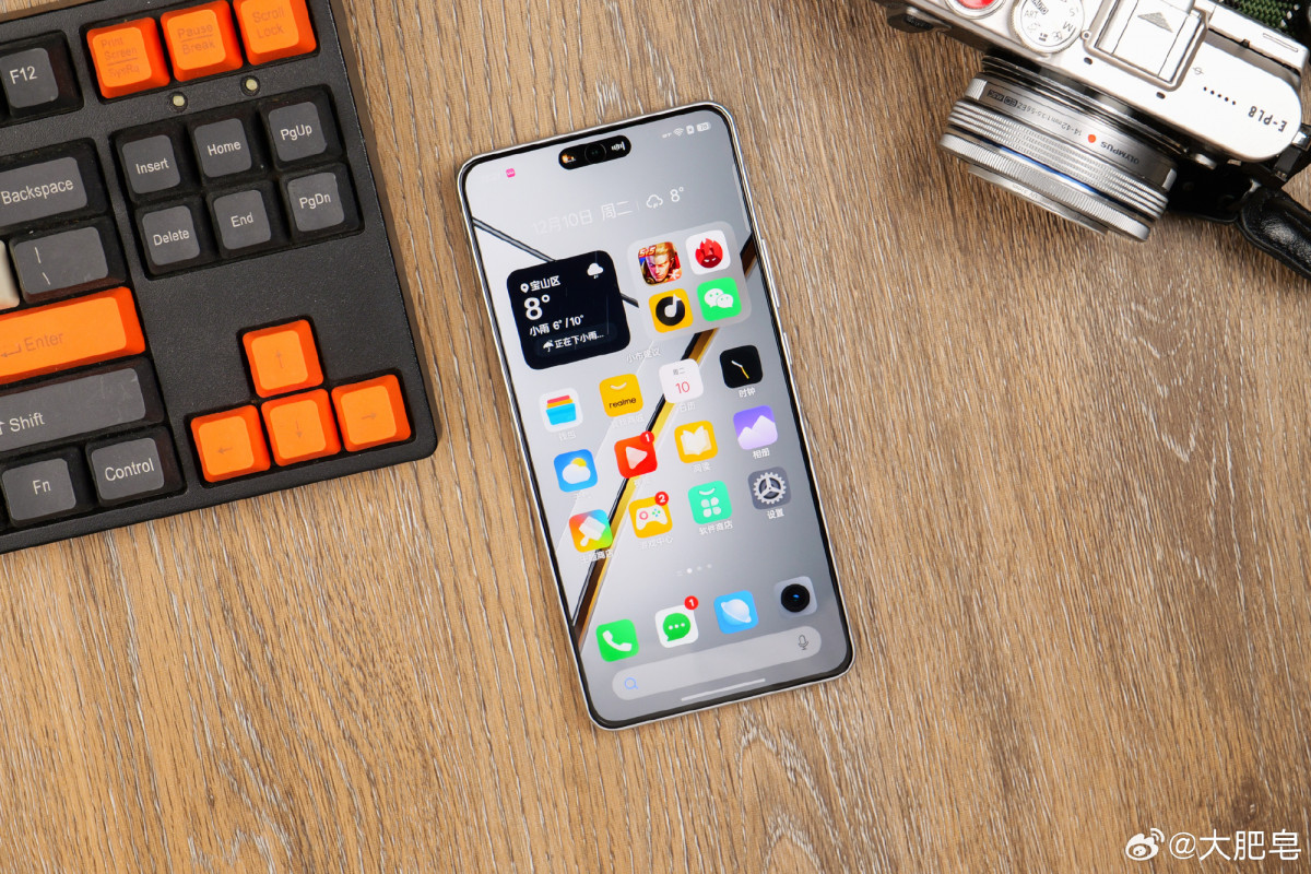 Realme Neo 7       