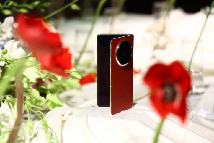    Huawei Mate X6  : ,   !