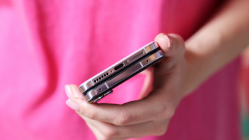  Xiaomi Mix Flip:    Xiaomi