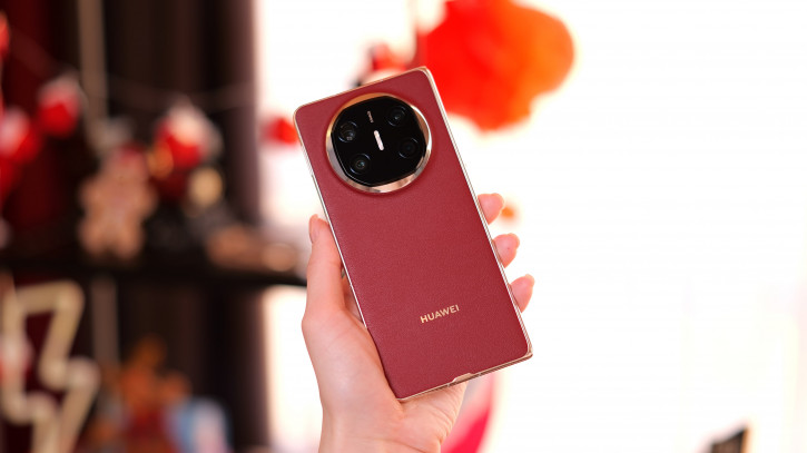  Huawei Mate X6:  !