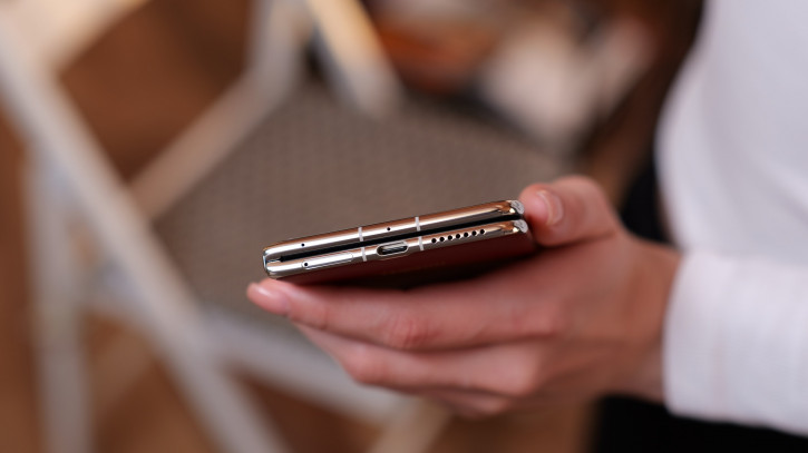  Huawei Mate X6:  !