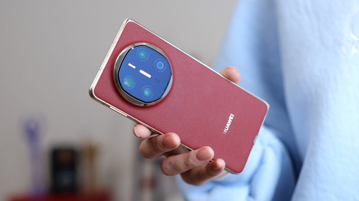  Huawei Mate X6:  !
