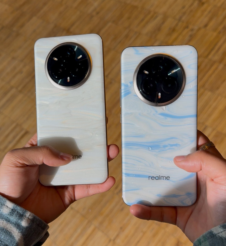 Realme 14 Pro+  -     