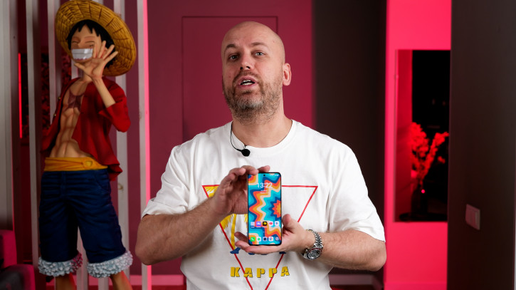  Realme 13+ 5G:    30 000?