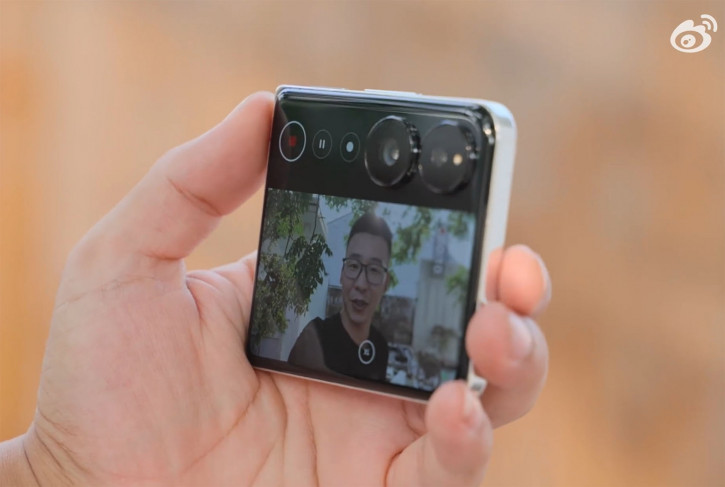    Xiaomi Mix Flip      