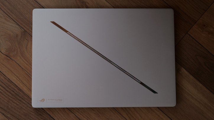  ASUS ROG Zephyrus G 16 GU605WI:   