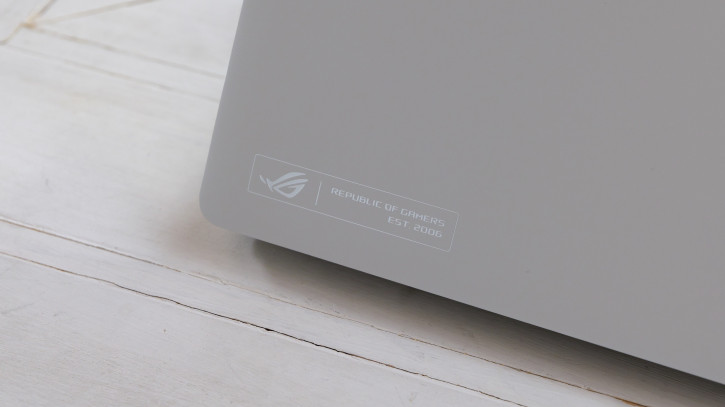  ASUS ROG Zephyrus G 16 GU605WI:   