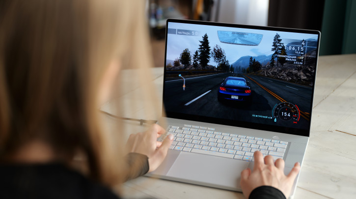  ASUS ROG Zephyrus G 16 GU605WI:   