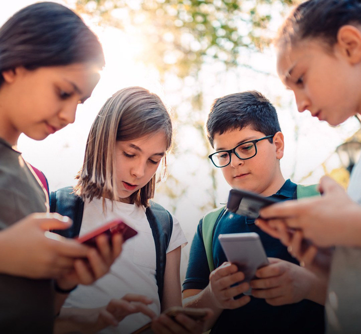 Австралия стала первой страной, запретивший соцсети детям до 16 лет