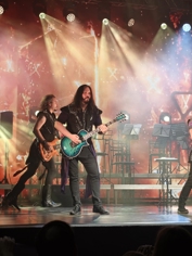 Обзор OnePlus 15: самый оптимальный смартфон года?