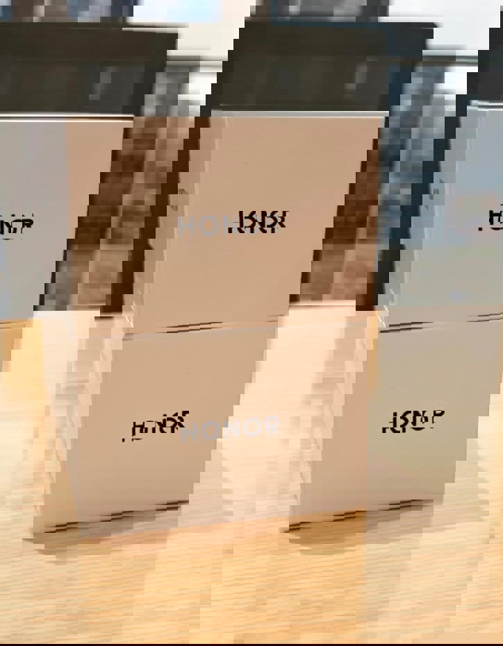 Дизайн Honor WIN раскрыт схемой и живым фото