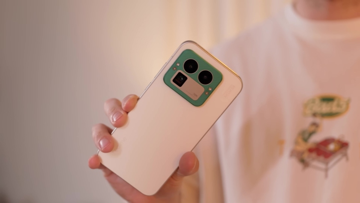 Обзор Realme GT 8 Pro с камерой Ricoh GR и Snapdragon 8 Elite Gen 5